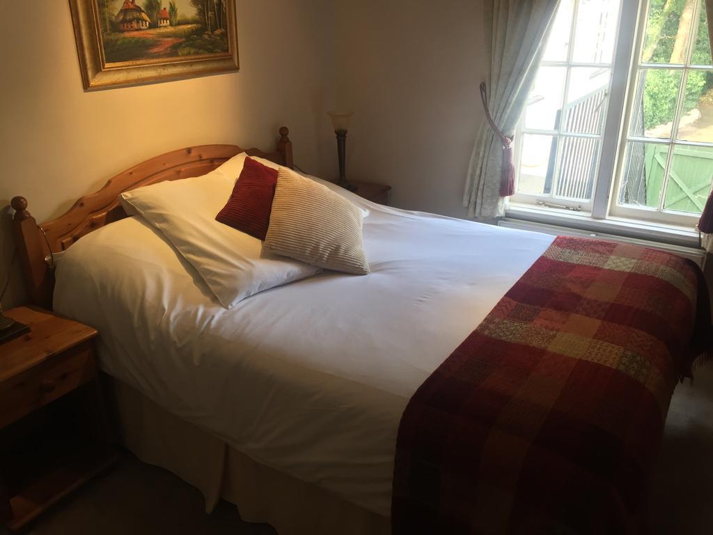 The Winchfield Inn Buitenkant foto