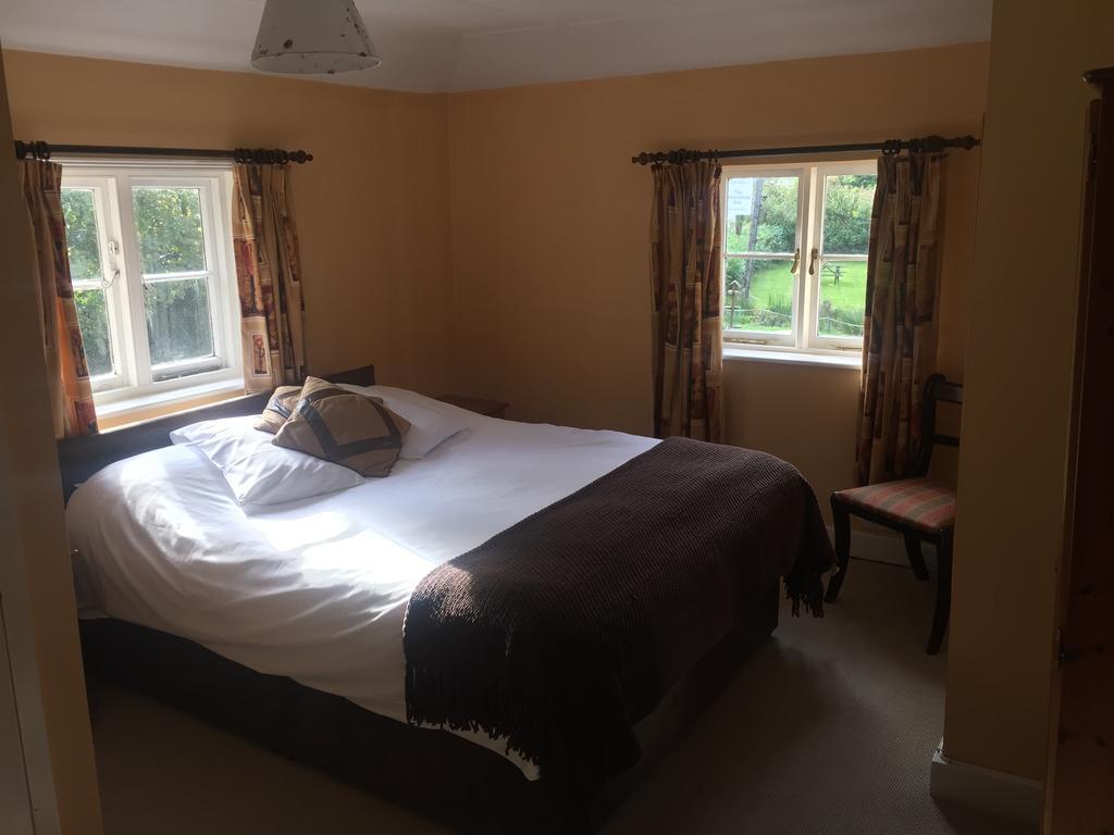 The Winchfield Inn Buitenkant foto