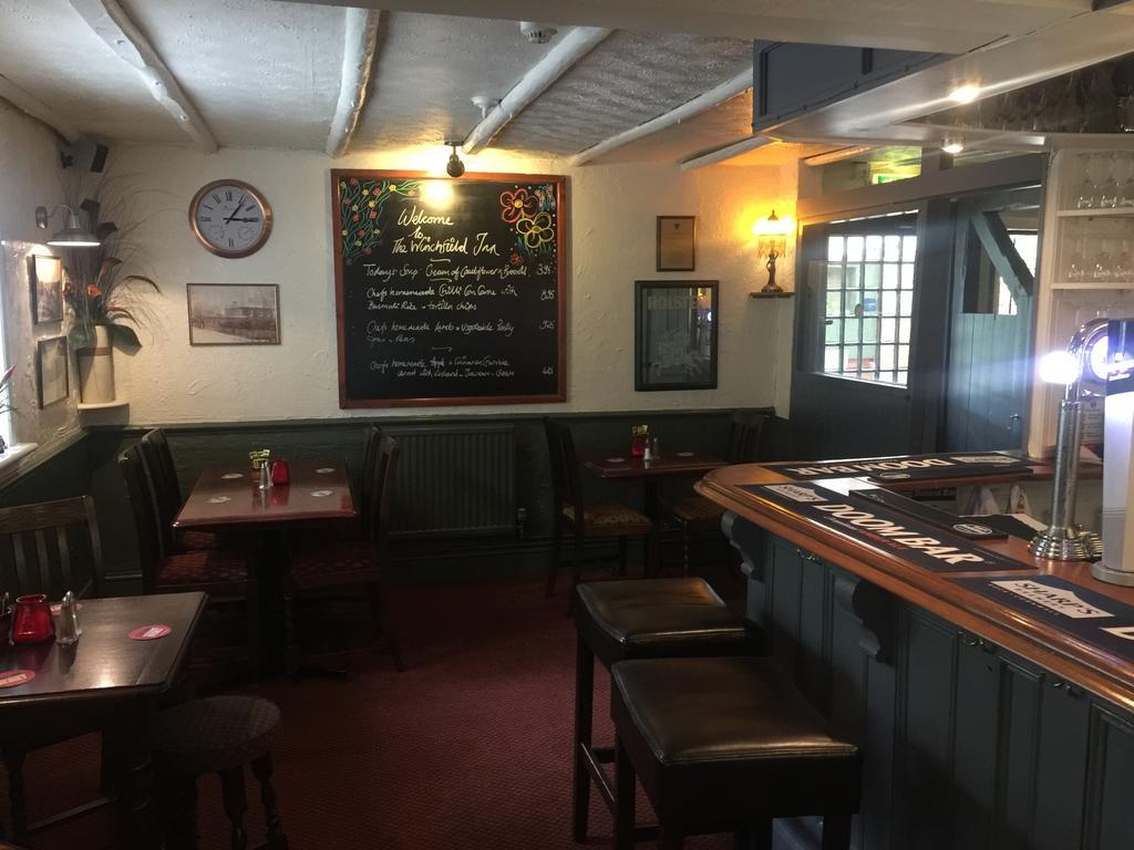 The Winchfield Inn Buitenkant foto